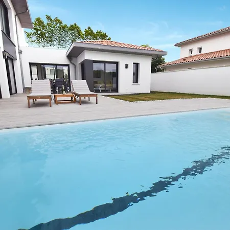 Вилла Moderne Avec Piscine