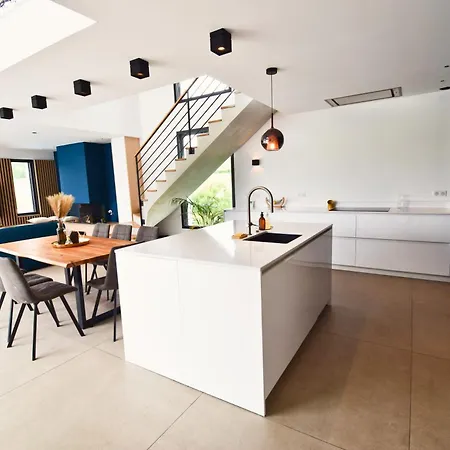 Вилла Moderne Avec Piscine Англе